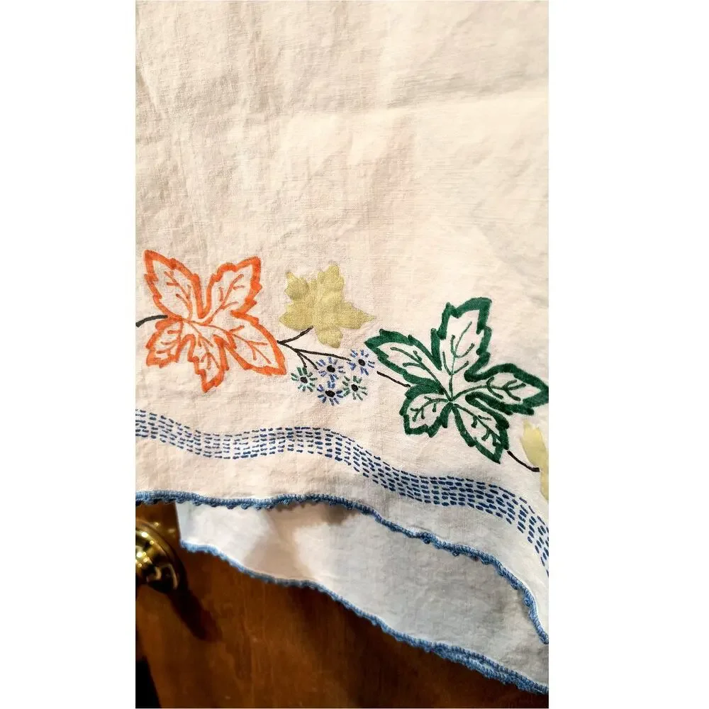 1140.  Set Vintage Pillowcases Crochet Lace Fabric Paint